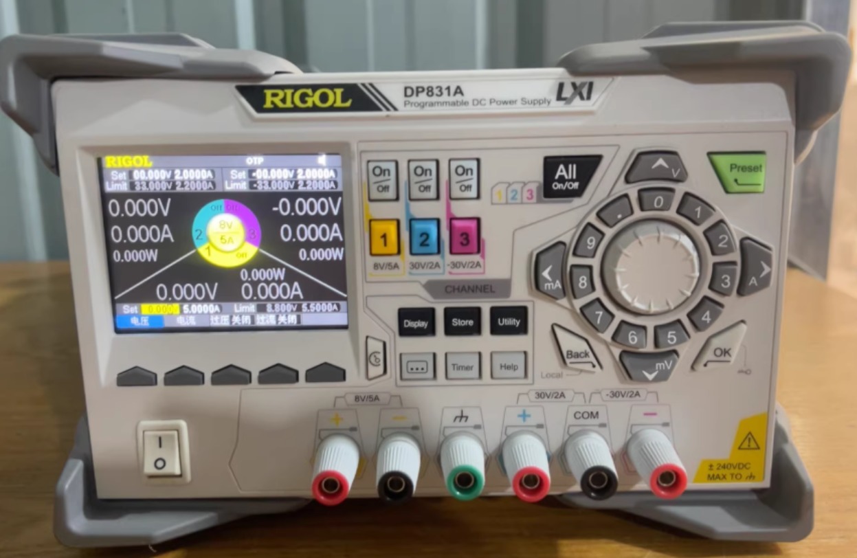 Linear Dc Power Supply Triple Output - 1 peça Rigol DP831A Fonte de